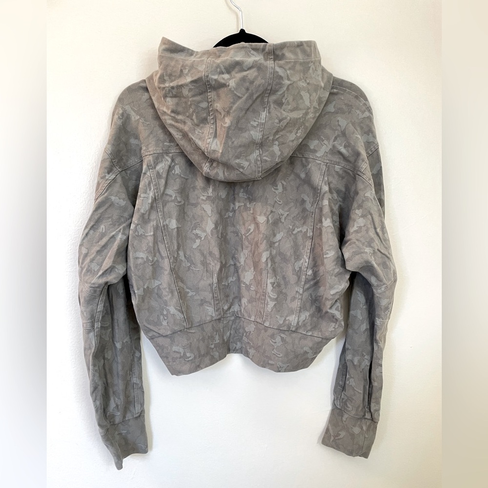 Athleta | Farallon Camo Cropped Sweatshirt | Size XS - Picture 9 of 12